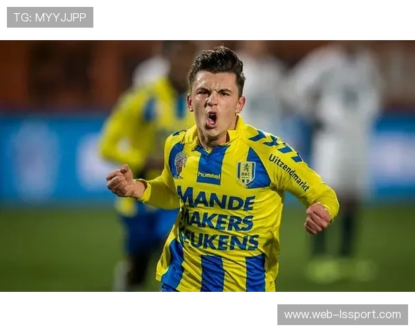 罗马奥林匹克球场暴雨如注，场地条件影响传控战术执行