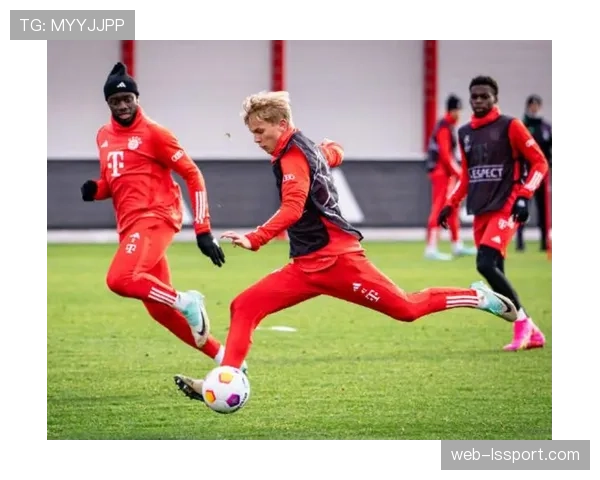 专访拜仁慕尼黑体育主管弗罗因德,谈论球队的长期规划与转会策略。 专访拜仁慕尼黑体育主管弗罗因德,谈论球队的长期规划与转会策略。